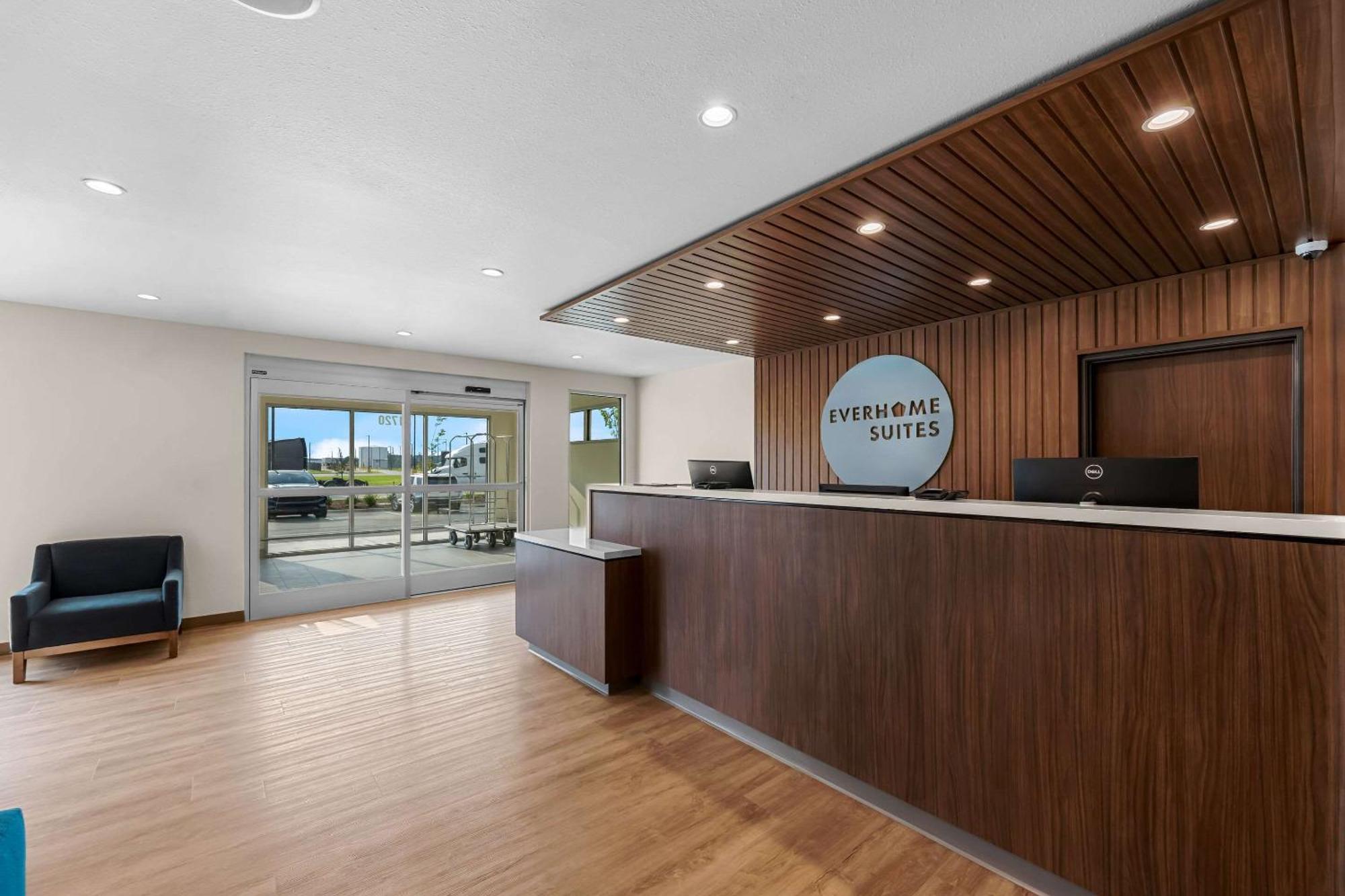 Everhome Suites Fayetteville Near Fort Bragg ภายนอก รูปภาพ