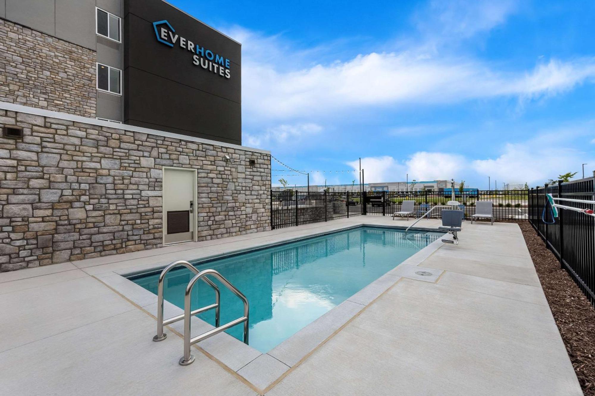 Everhome Suites Fayetteville Near Fort Bragg ภายนอก รูปภาพ